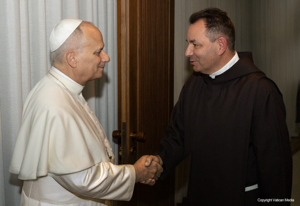 Encuentro del Padre José Ángel Lostado con el papa León XIV en la 104ª Asamblea de la USG